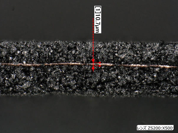 負極材（基材 Cu t=10μm）のバリ・活物質の崩れがない良好な加工断面